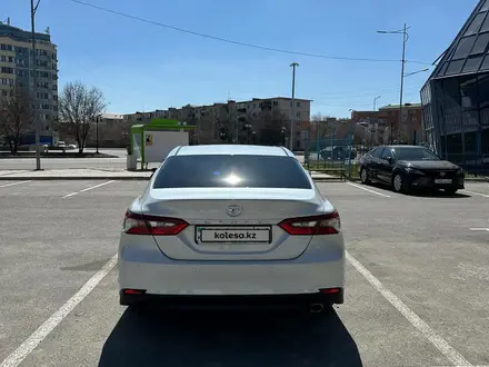 Toyota Camry 2023 года за 19 100 000 тг. в Атырау – фото 4