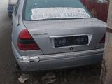 Mercedes-Benz C 200 1994 годаүшін650 000 тг. в Атырау – фото 5