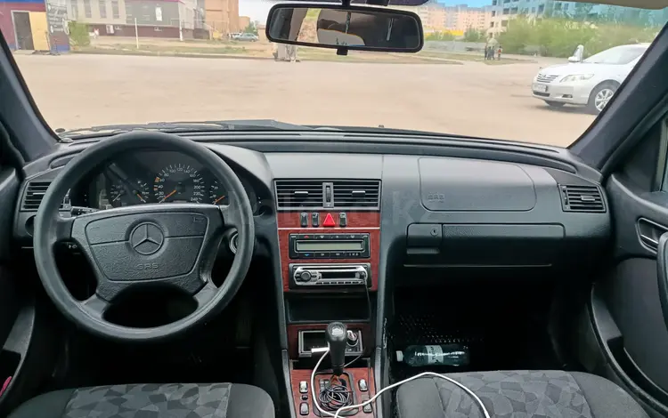 Mercedes-Benz C 200 1998 года за 2 800 000 тг. в Актобе