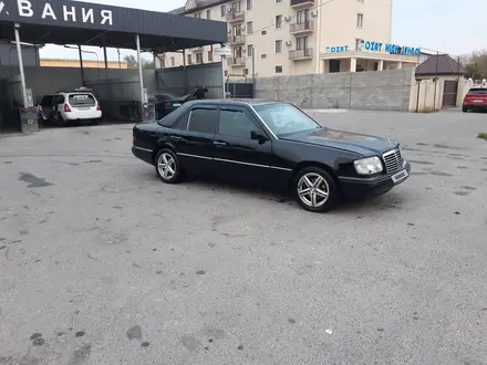 Mercedes-Benz E 200 1993 года за 1 100 000 тг. в Тараз – фото 5