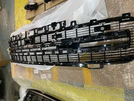 Решетка радиатора, решетка бампера Range Rover 21-26 за 20 000 тг. в Алматы – фото 3