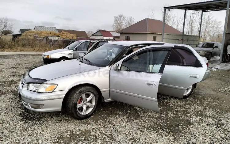 Toyota Camry 2000 года за 3 500 000 тг. в Семей