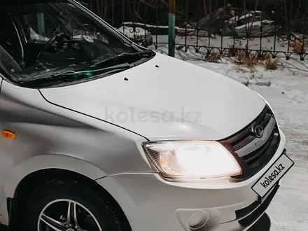 ВАЗ (Lada) Granta 2190 2012 года за 2 000 000 тг. в Атырау – фото 18