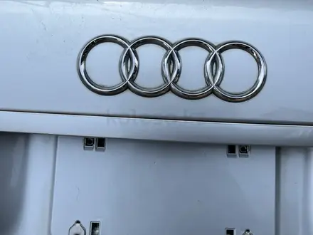 Крышка багажника на Audi A8 D3. за 20 000 тг. в Алматы – фото 6