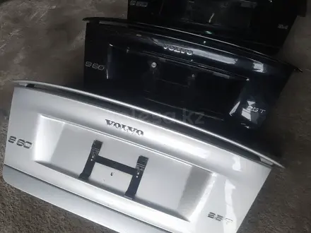 Крышка багажника Volvo s60 за 15 000 тг. в Алматы – фото 12