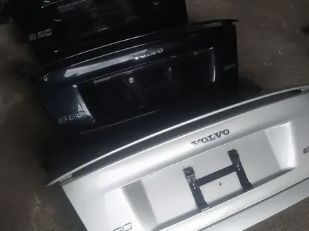 Крышка багажника Volvo s60 за 15 000 тг. в Алматы – фото 13