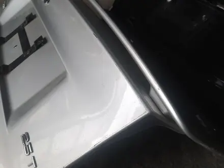 Крышка багажника Volvo s60 за 15 000 тг. в Алматы – фото 4