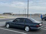 Mercedes-Benz E 220 1993 годаfor2 200 000 тг. в Шымкент