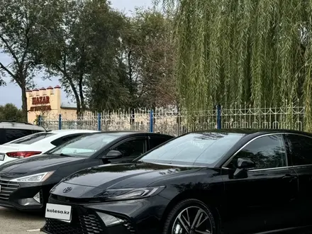 Toyota Camry 2024 года за 17 500 000 тг. в Уральск – фото 3