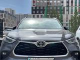 Toyota Highlander 2023 года за 30 000 000 тг. в Астана