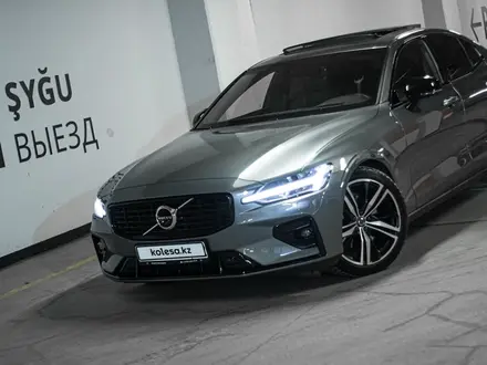 Volvo S60 2021 года за 27 000 000 тг. в Алматы – фото 4