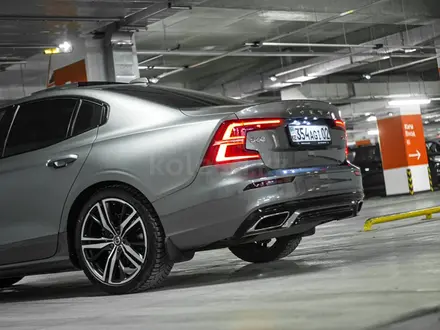 Volvo S60 2021 года за 27 000 000 тг. в Алматы – фото 19