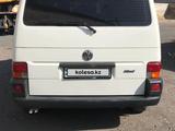 Volkswagen Caravelle 1994 годаүшін3 500 000 тг. в Экибастуз – фото 2