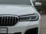 BMW 530 2022 года за 26 800 000 тг. в Актобе – фото 5