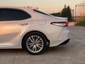 Toyota Camry 2018 года за 14 000 000 тг. в Жанаозен – фото 19