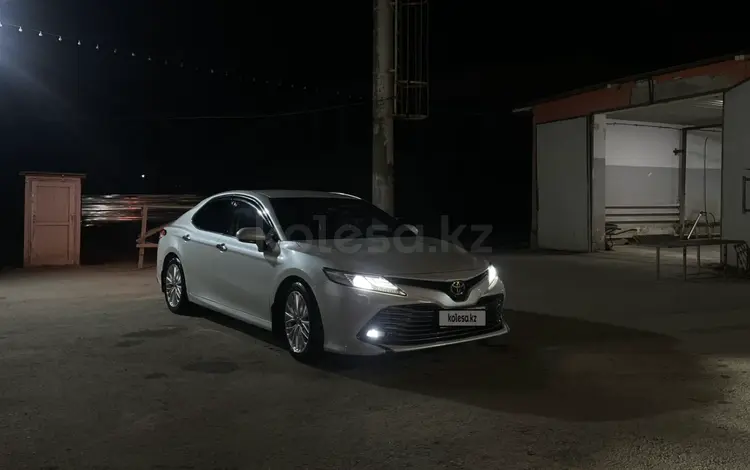 Toyota Camry 2018 года за 14 000 000 тг. в Жанаозен