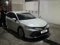 Toyota Camry 2018 года за 14 000 000 тг. в Жанаозен – фото 3