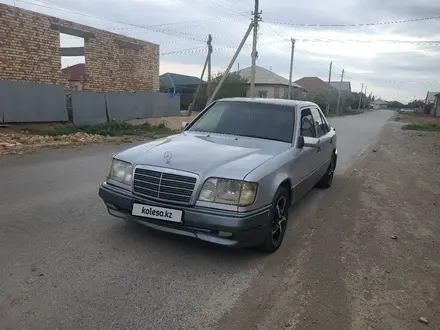 Mercedes-Benz E 280 1994 года за 990 000 тг. в Кызылорда – фото 2