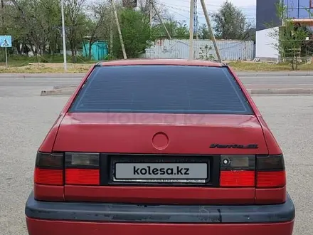 Volkswagen Vento 1996 года за 1 500 000 тг. в Алматы – фото 2