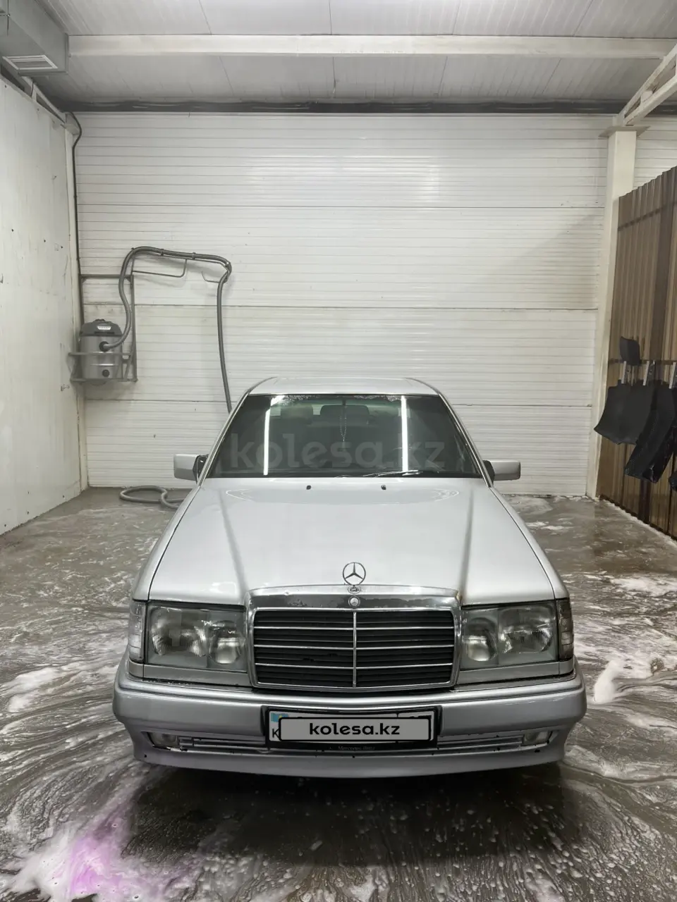 Mercedes-Benz E-Class, 1992