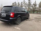 Chrysler Town and Country 2013 года за 6 300 000 тг. в Астана – фото 4