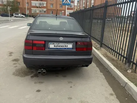 Volkswagen Passat 1994 года за 1 400 000 тг. в Кызылорда – фото 4