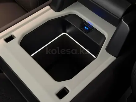 Land Rover Defender X-Dynamic SE 2026 года за 74 244 000 тг. в Астана – фото 17