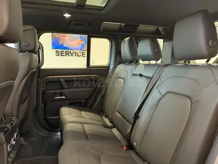 Land Rover Defender X-Dynamic SE 2026 года за 74 244 000 тг. в Астана – фото 25