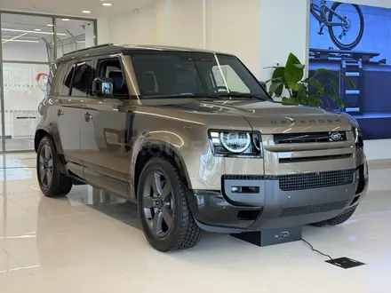 Land Rover Defender X-Dynamic SE 2026 года за 74 244 000 тг. в Астана