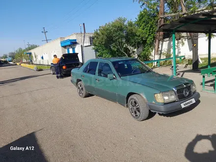 Mercedes-Benz E 230 1990 года за 1 500 000 тг. в Шу – фото 2