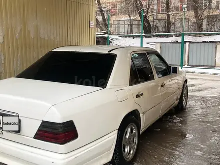 Mercedes-Benz E 280 1995 года за 2 005 000 тг. в Алматы