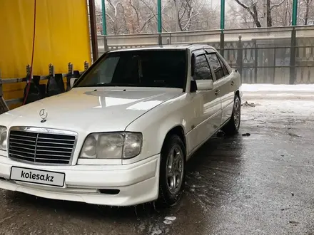 Mercedes-Benz E 280 1995 года за 2 005 000 тг. в Алматы – фото 4