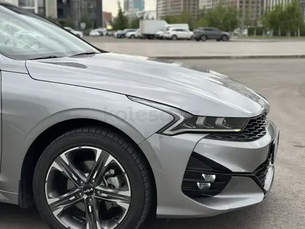Kia K5 2022 года за 10 800 000 тг. в Астана – фото 2