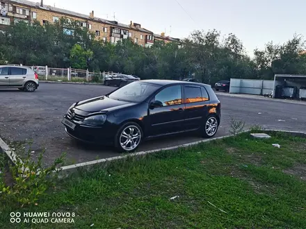 Volkswagen Golf 2004 года за 2 100 000 тг. в Караганда – фото 3