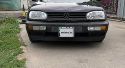 Volkswagen Golf 1994 года за 1 450 000 тг. в Алматы