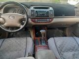 Toyota Camry 2004 годаүшін5 200 000 тг. в Семей – фото 3