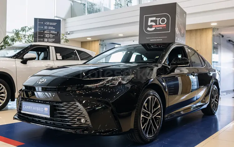 Toyota Camry Luxe 2025 года за 26 190 000 тг. в Астана