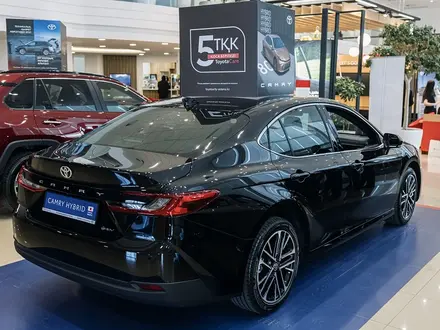 Toyota Camry Luxe 2025 года за 26 190 000 тг. в Астана – фото 3