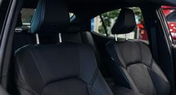 Toyota Camry Luxe 2026 годаүшін26 190 000 тг. в Астана – фото 5