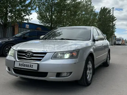 Hyundai Sonata 2005 года за 3 500 000 тг. в Астана – фото 2