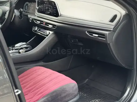 Hyundai Sonata 2022 года за 13 200 000 тг. в Караганда – фото 11