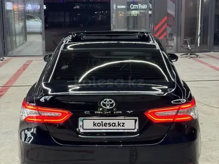 Toyota Camry 2018 года за 15 200 000 тг. в Шымкент – фото 15