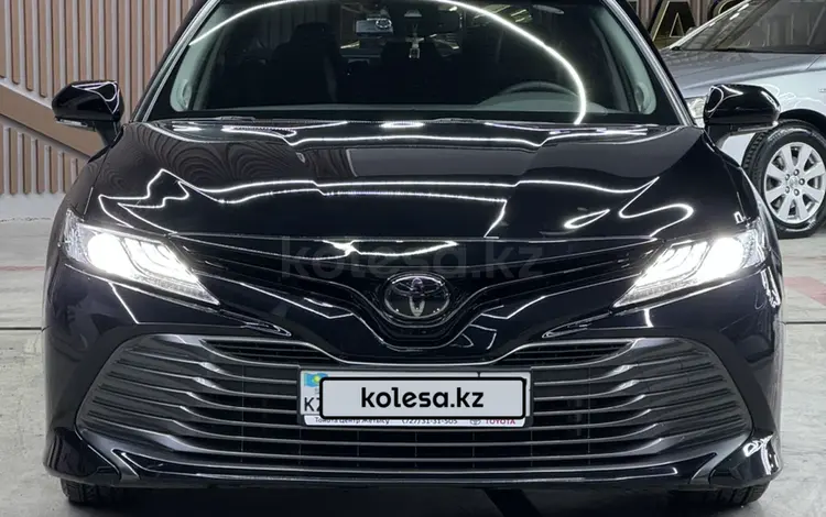 Toyota Camry 2018 года за 15 200 000 тг. в Шымкент