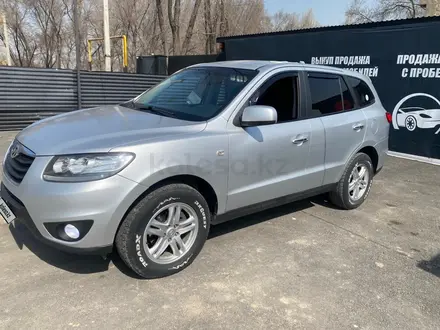 Hyundai Santa Fe 2011 года за 5 600 000 тг. в Алматы – фото 2