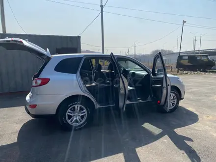 Hyundai Santa Fe 2011 года за 5 600 000 тг. в Алматы – фото 9