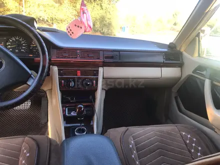 Mercedes-Benz E 200 1992 года за 3 000 000 тг. в Семей – фото 7