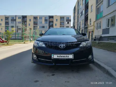 Toyota Camry 2014 года за 10 000 000 тг. в Алматы – фото 2