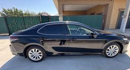 Toyota Camry 2023 года за 16 500 000 тг. в Атырау – фото 4