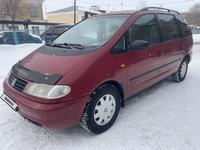 Volkswagen Sharan 1998 годаfor2 250 000 тг. в Караганда