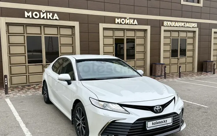 Toyota Camry 2021 года за 16 000 000 тг. в Атырау